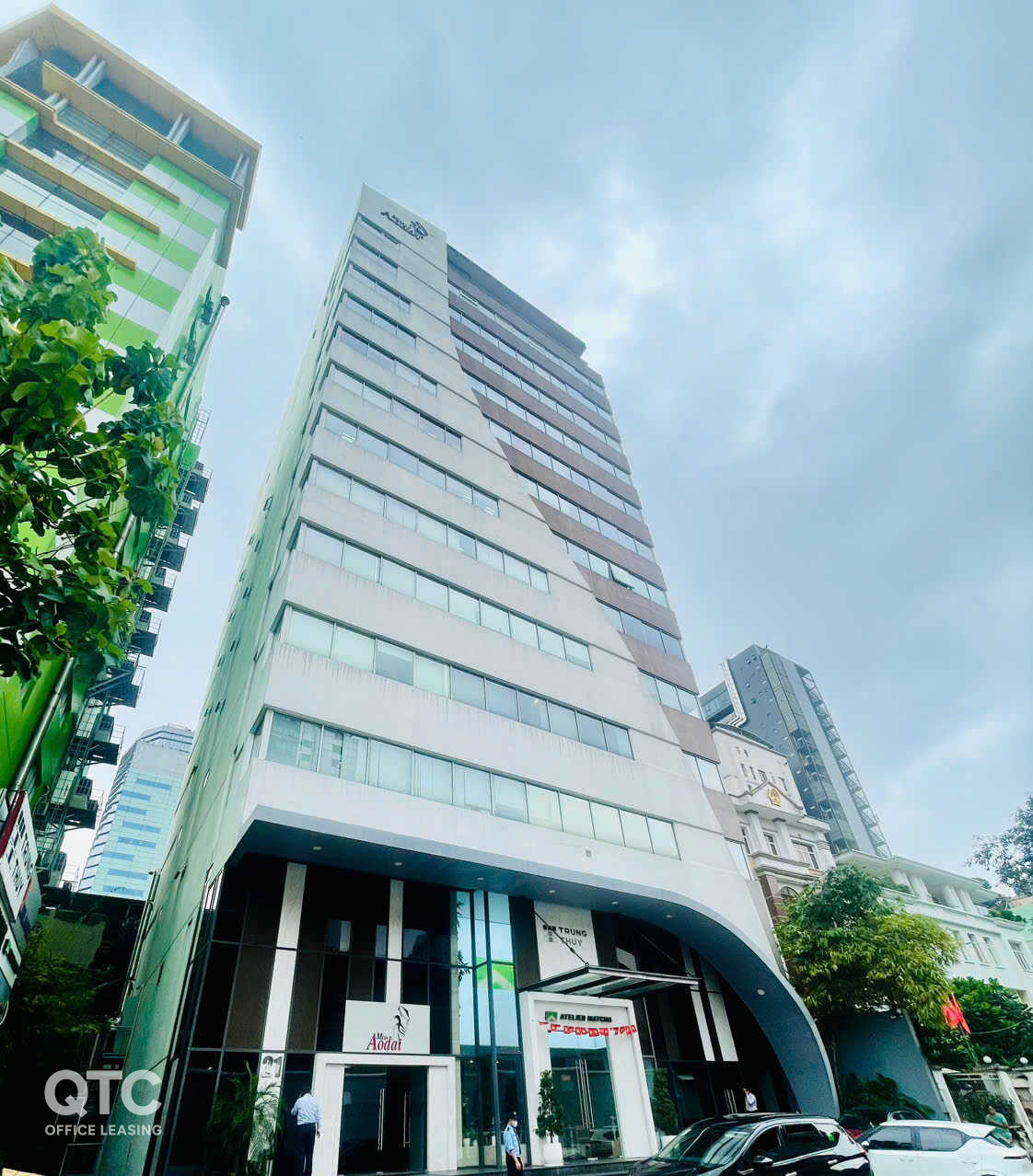 Tòa nhà Miss Áo Dài